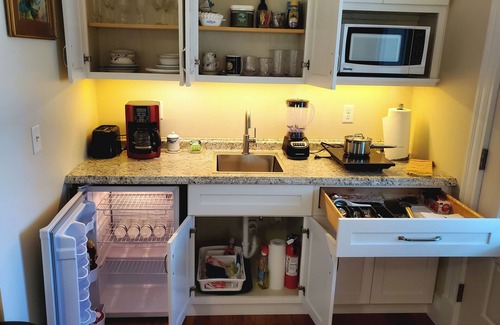 Milton House | Contessa Suite, Bed and Breakfast,nNo added fees or cleaning charges.