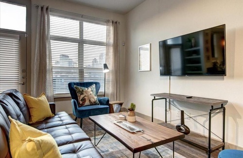Deep Ellum Apartment | Continuum Homes - Dallas