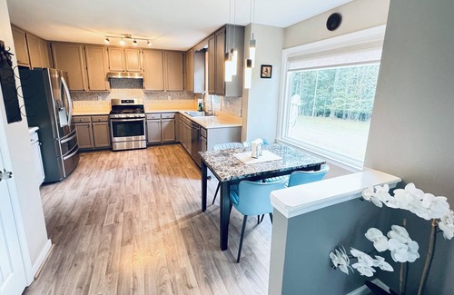 Quinton House | Contractor friendly, clean, quite, private, very large driveway. Super Hosts.