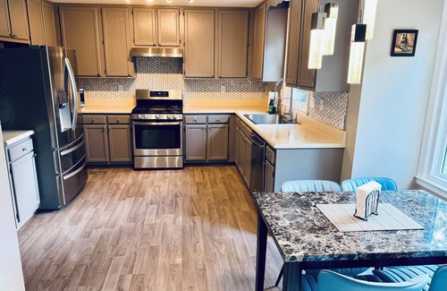 Quinton House | Contractor friendly, clean, quite, private, very large driveway. Super Hosts.