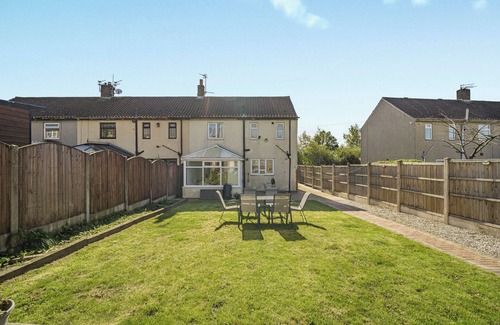Birch House | Contractor-ready Homes. Secure Parking!