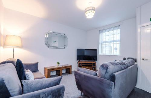 Bury Apartment | Contractor, Relocation, insurance , 4 bedrooms, Bury