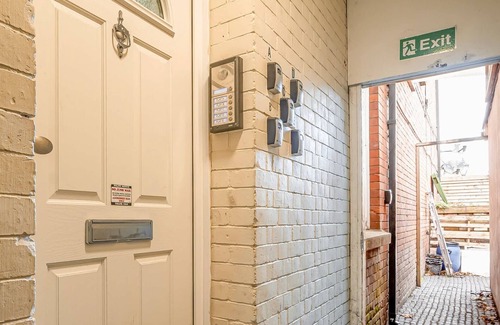 Rushmoor District Apartment | Contractors & Families, Pet Friendly, Free WiFi
