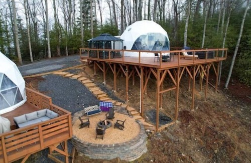 Hartford Boat Rental | Contrast Cove Dome in Smoky Mountains - GlampiTiNnn
