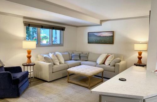Vail House | Convenience and Style, Two Q Beds