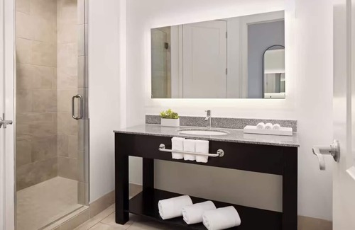 St. Pete Beach Hotel | Convenience & Comfort! 4 Relaxing Units! Pool, Pets Allowed, Rooftop Bar!