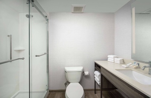 Brickell Hotel | Convenience & Comfort! Outdoor Pool, Pets Allowed!