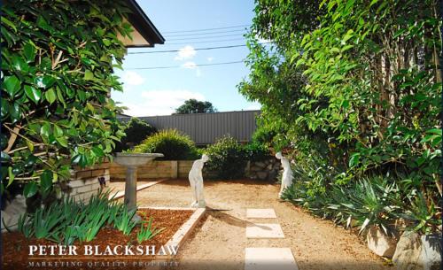 Kambah House | Convenience location with large living areas