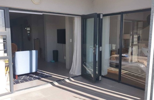 Burgundy Estate Apartment | Convenient 2 Bed, 2 Bath Getaway in Burgundy Estate
