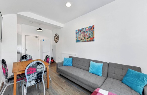 Nottingham Apartment | Convenient 2-Bed Apt for Families & Professionals