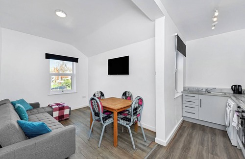 Nottingham Apartment | Convenient 2-Bed Apt for Families & Professionals