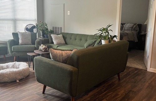 Parole Apartment | Convenient 2-bedroom apartment in charming Annapolis.