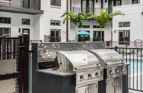 East Ybor Apartment | Convenient 2 BR Central Tampa, Minutes to Downtown