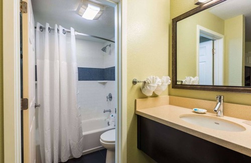 Florida Central Atlantic Coast Hotel | Convenient 2BR Suite with Full Kitchen, Pool, Close To Disney's Boardwalk!