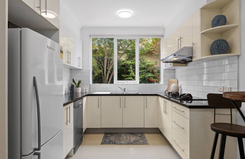 Malvern East House | Convenient 3BR Home Minutes from Central Park