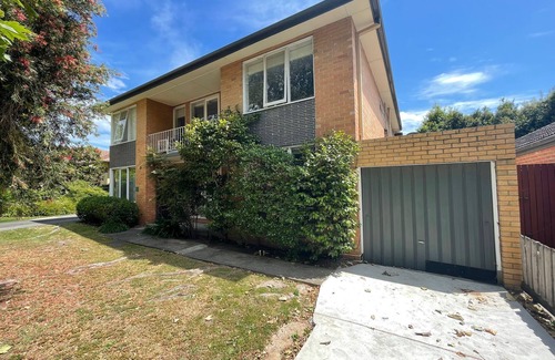 Malvern East House | Convenient 3BR Home Minutes from Central Park