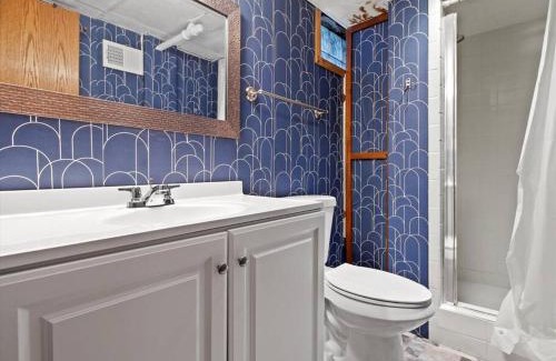 Milwaukee House | Convenient 5 bedroomMetro Milwaukee Brewers!