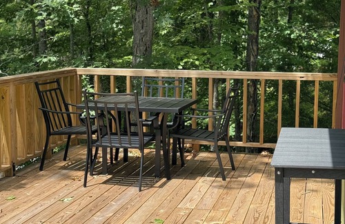 Sloans Valley Cottage | Convenient Access to the Best Hikes & Scenery! Direct access to Ramp, Fish, Swim