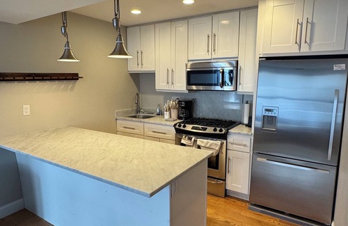 Columbus Park - Andrew Square Condo | Convenient and Charming 2-bedroom condo with Private Parking, in South Boston