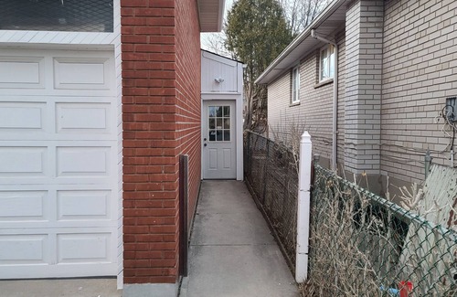 Newtonbrook House | Convenient