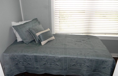 Middletown House | Convenient, Comfortable, Cute & Close to everything!
