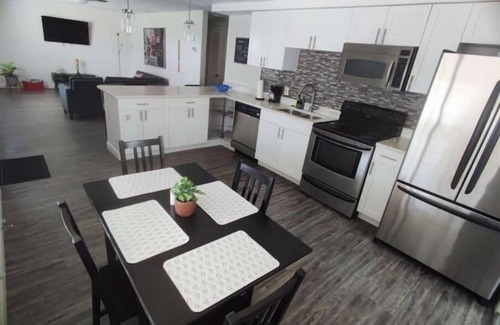 New Port Richey House | Convenient, cozy and bright :)