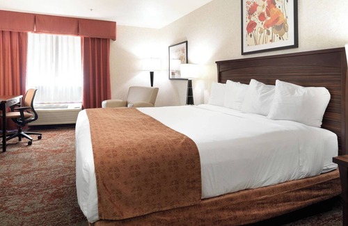Rio Grande Hotel | Convenient Downtown SLC Hotel | Hot Breakfast, Indoor Pool, Gym & Shuttle