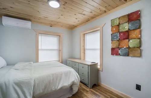 Honor Apartment | Convenient downtown upstairs apartment close to lakes, rivers, golf