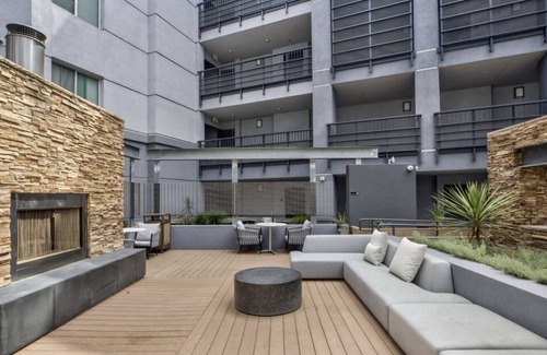 Little Tokyo Condo | Convenient Downtown Los Angeles, Arts District Unit with Assigned Parking