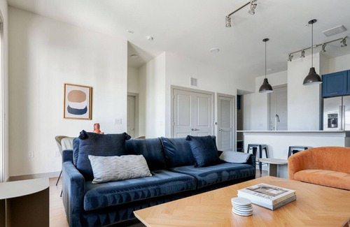 Knollwood On The Colorado River Apartment | Convenient East Austin 1BR w/ Pool, Gym & W/D, by Blueground