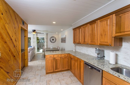 Fort Walton Beach Condo | Convenient End Condo | Heart of Fort Walton Beach | Pet Friendly | Fenced | Close to Beaches & Bases