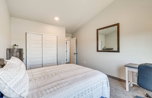 Great Falls House | Convenient Great Falls Condo < 1 Mi to Shops!