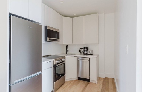 Bloomingdale Apartment | Convenient Greenpoint 2BR w/W/D & A/C, nr Ferry, by Blueground