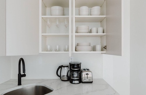 Bloomingdale Apartment | Convenient Greenpoint 2BR w/W/D & A/C, nr Ferry, by Blueground