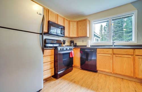 Kenai Apartment | Convenient Kenai Apt - 3 Mi to Beach & Fishing