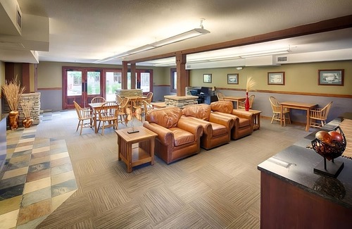 Kalispell Hotel | Convenient Location! Onsite Pool, Near Northwest Montana History Museum!