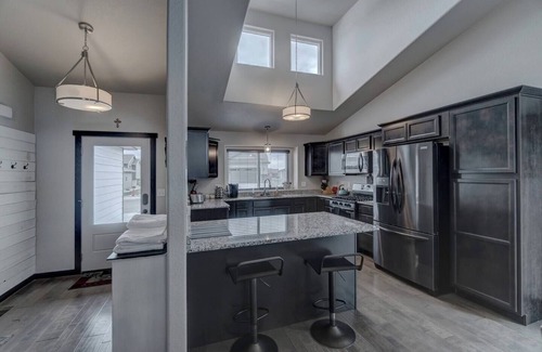 Rapid City House | Convenient Location Family-Friendly Locally Owned!