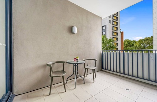 Wolli Creek Apartment | Convenient Modern 2bed Apt Near Airport