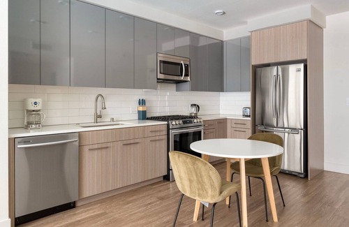 Mountain View Apartment | Convenient Mountain View 1BR w/Gym, Pool, nr Tech HQs, by Blueground