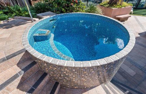 South Brisbane Apartment | Convenient One-Bedroom Apartment in Brisbane Central Area
