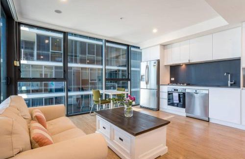 South Brisbane Apartment | Convenient One-Bedroom Apartment in Brisbane Central Area