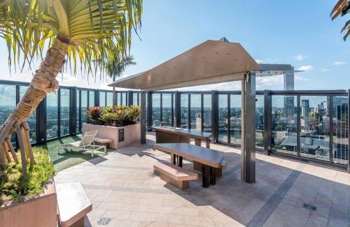 South Brisbane Apartment | Convenient One-Bedroom Apartment in Brisbane Central Area