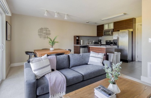 East San Mateo Apartment | Convenient, Pet-Friendly 1BR in San Mateo w/ Pool