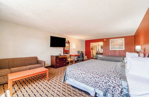 Vernon Hotel | Convenient Pet-Friendly Stay Near Red River – Scenic Drives & Local Exploring