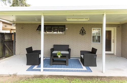 West End House | Convenient, Quiet, Centrally Located, Fully Stocked Lakeview Home