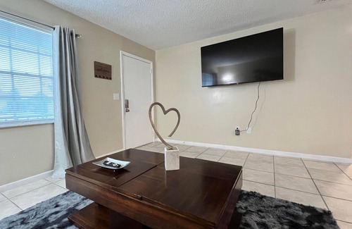 Sebring House | Convenient Secure Two Bedroom One Bathroom Home