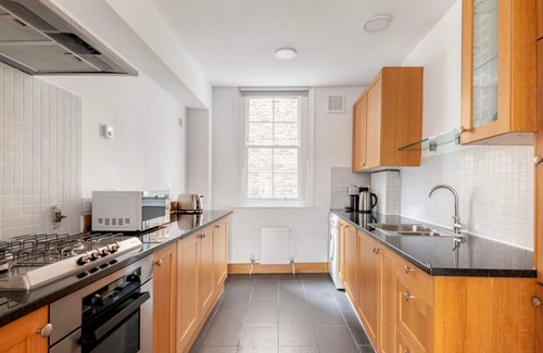 Westminster Apartment | Convenient St James 1BR, near Bars, Cafes & Station, by Blueground
