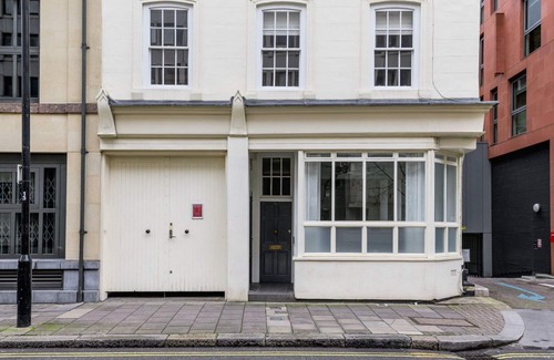 Westminster Apartment | Convenient St James 1BR, near Bars, Cafes & Station, by Blueground