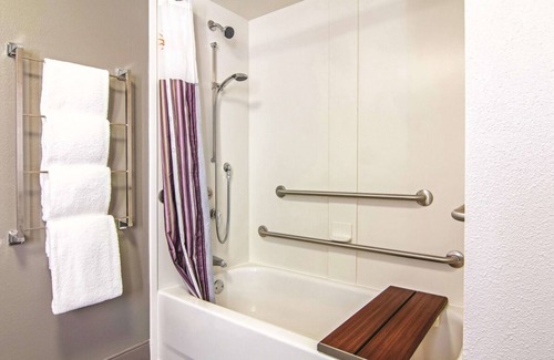 Orlando House | Convenient Stay in Florida! 3 Comfortable Units, Free Breakfast, Onsite Pool