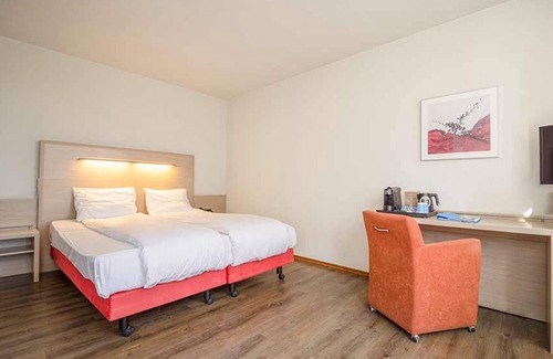 Municipality of Noordwijk Hotel | Convenient Stay Near Noordwijk Beach & Historic Lighthouse! Free Breakfast!